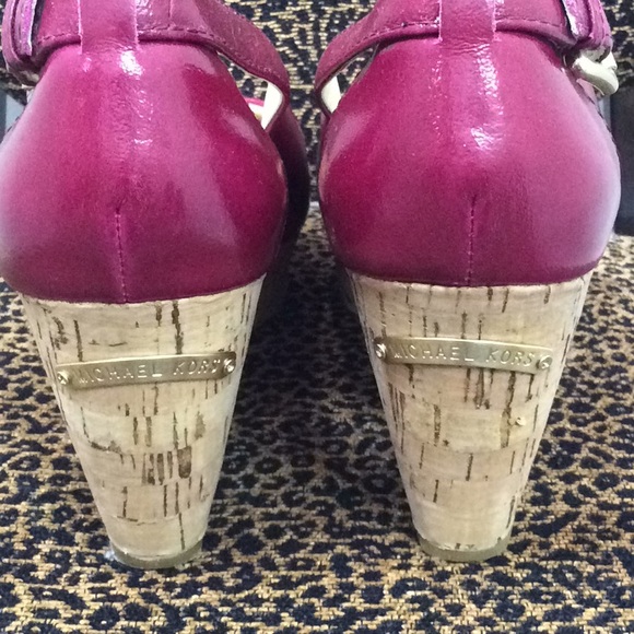 Michael Kors Wedge - Picture 2 of 4